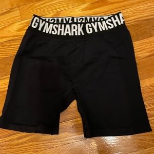 GYMSHARK BLACK FLEX SHORTS